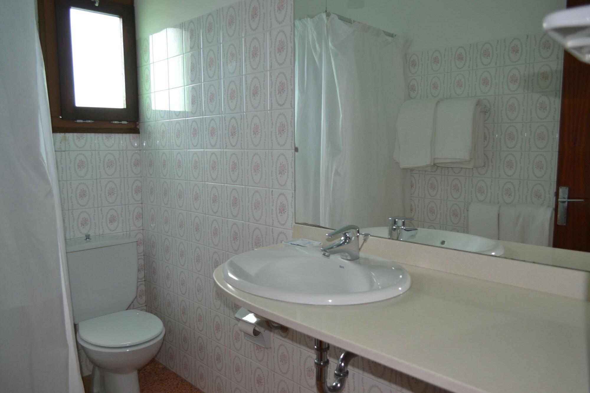 Hostal L'Esplai Viladamat Екстер'єр фото
