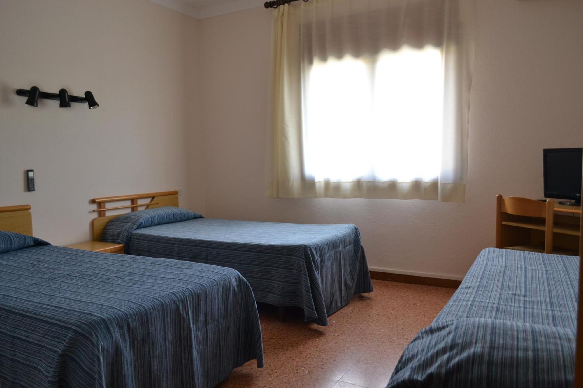 Hostal L'Esplai Viladamat Номер фото