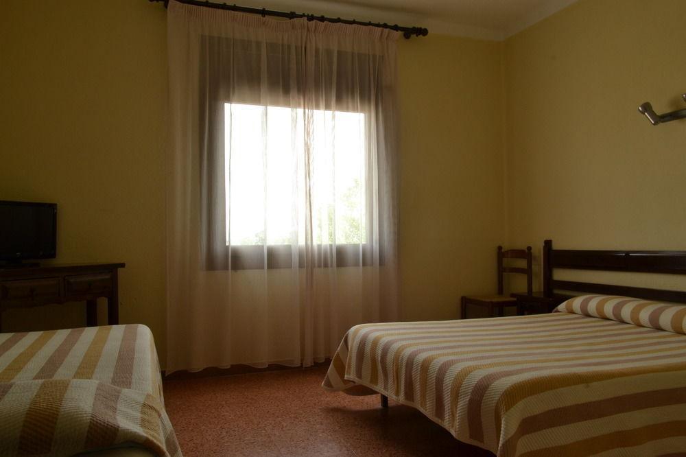 Hostal L'Esplai Viladamat Екстер'єр фото