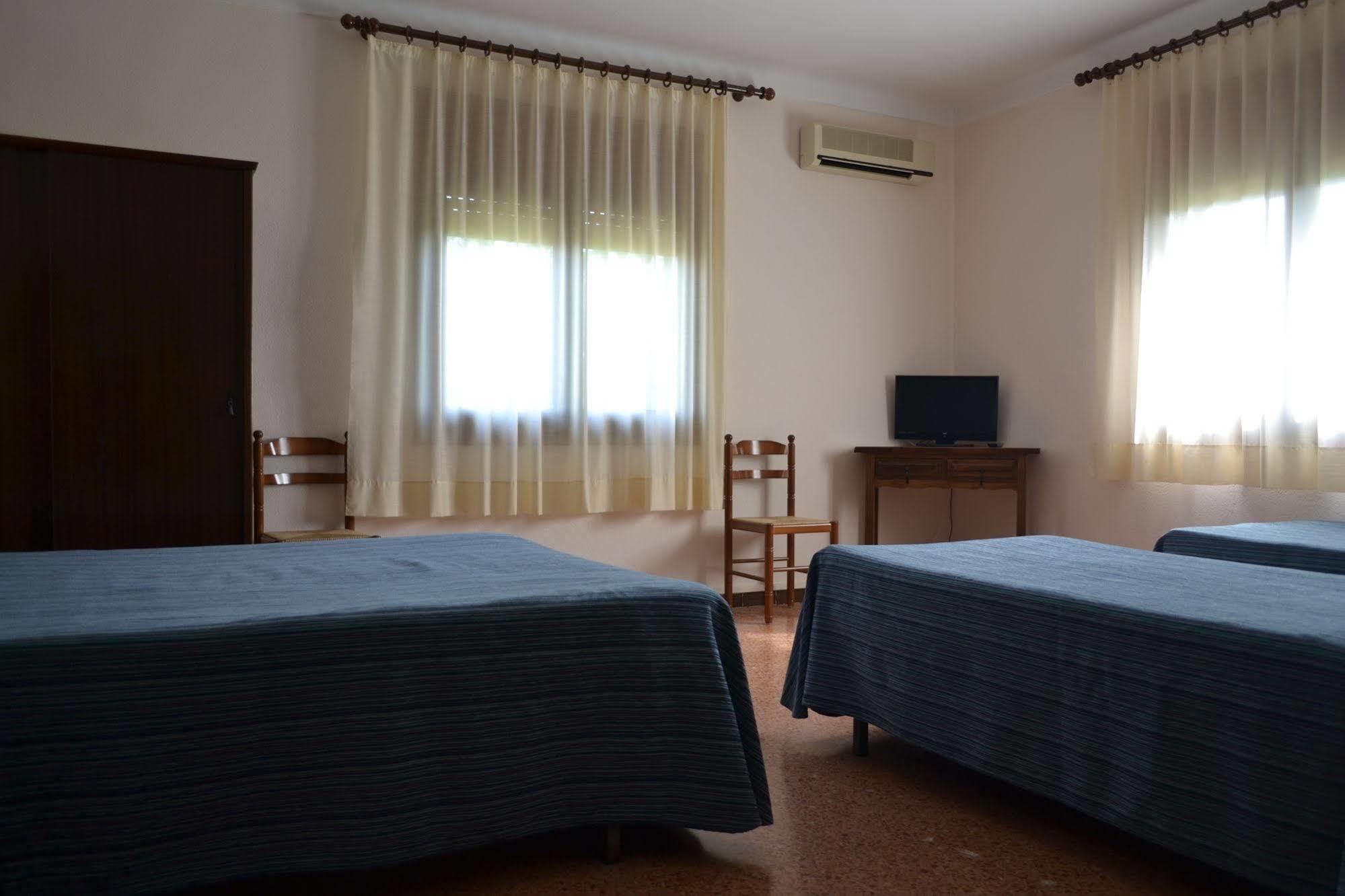 Hostal L'Esplai Viladamat Екстер'єр фото